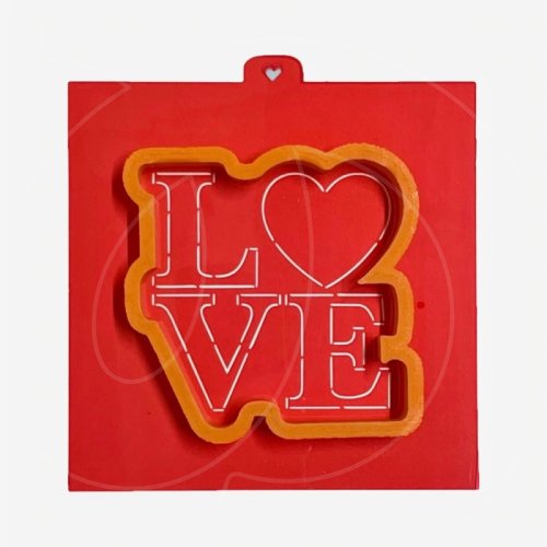Вырубка пластиковая и трафарет LUBIMOVA "Love с сердечком" LC-00004441		